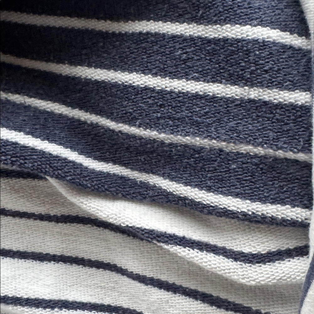 Vineyard Vines Navy and Cream Striped Hoodie. - Picture 8 of 8